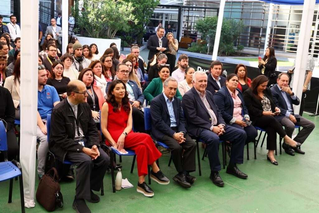 Público Inauguración Centro de Negocios en Plaza Vespucio