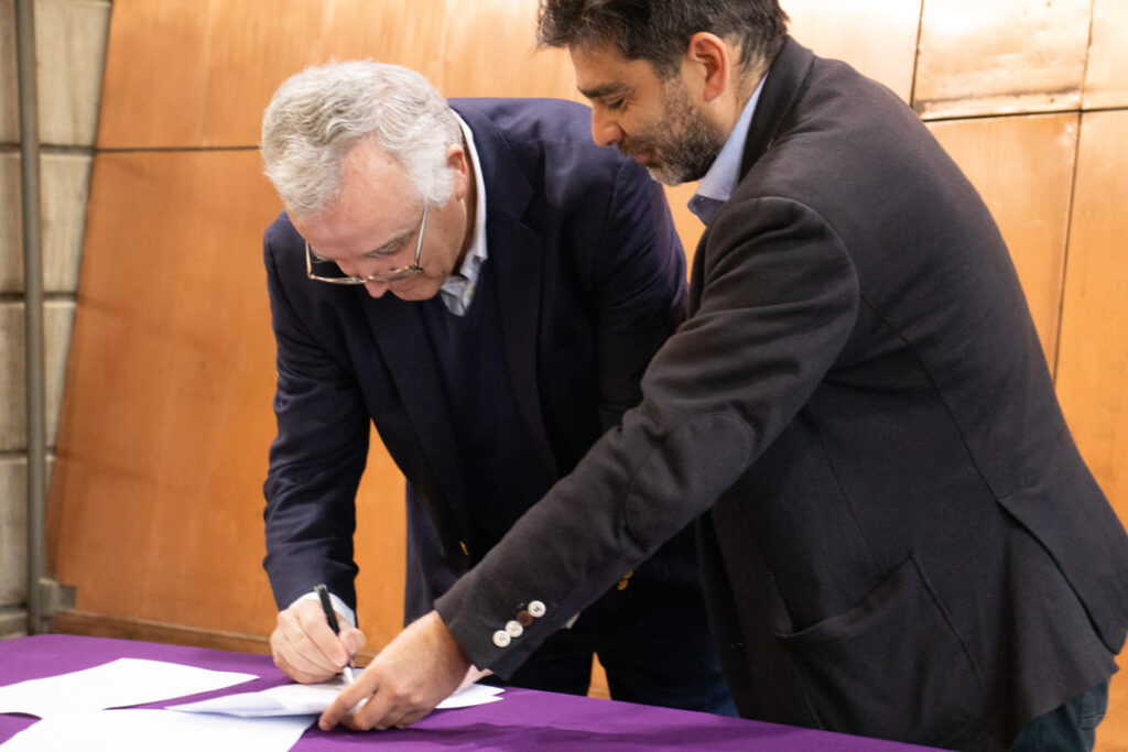 Firma de Ceremonia alianza MiM y Duoc UC