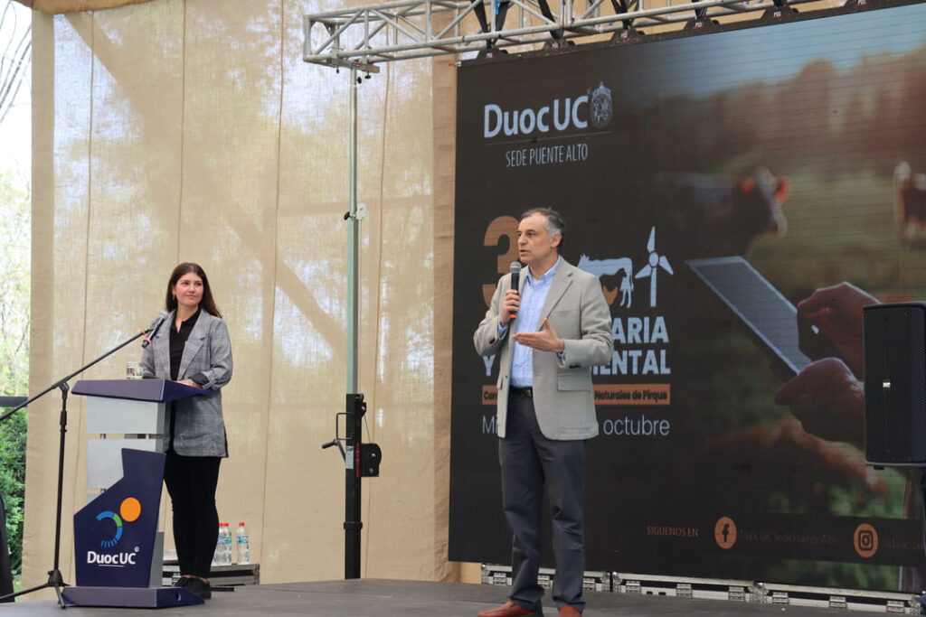 Expositor Feria Agropecuaria y Geoambiental Duoc UC