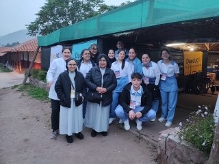 Equipo de salud y pastoral trabajando en conjunto