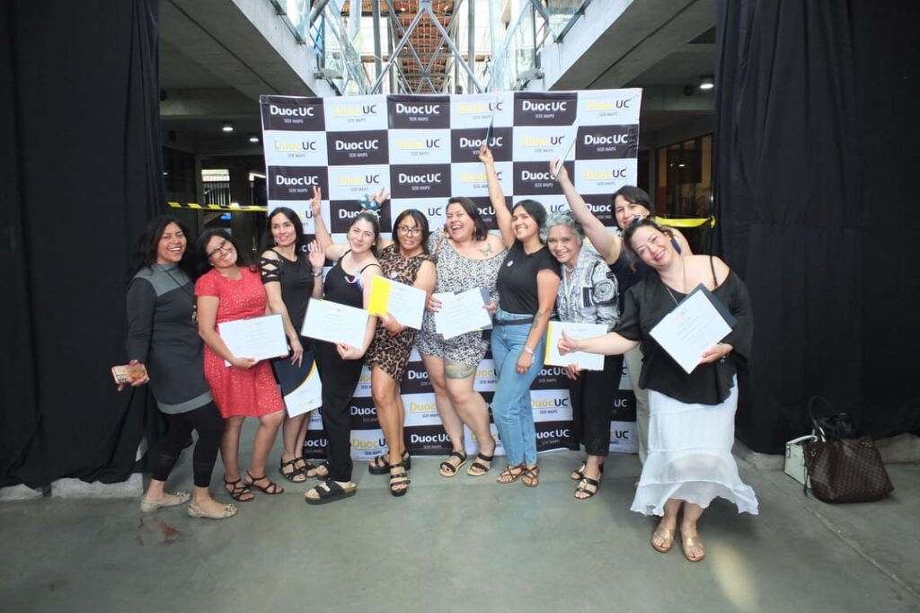 Graduadas de capacitaciones de energía