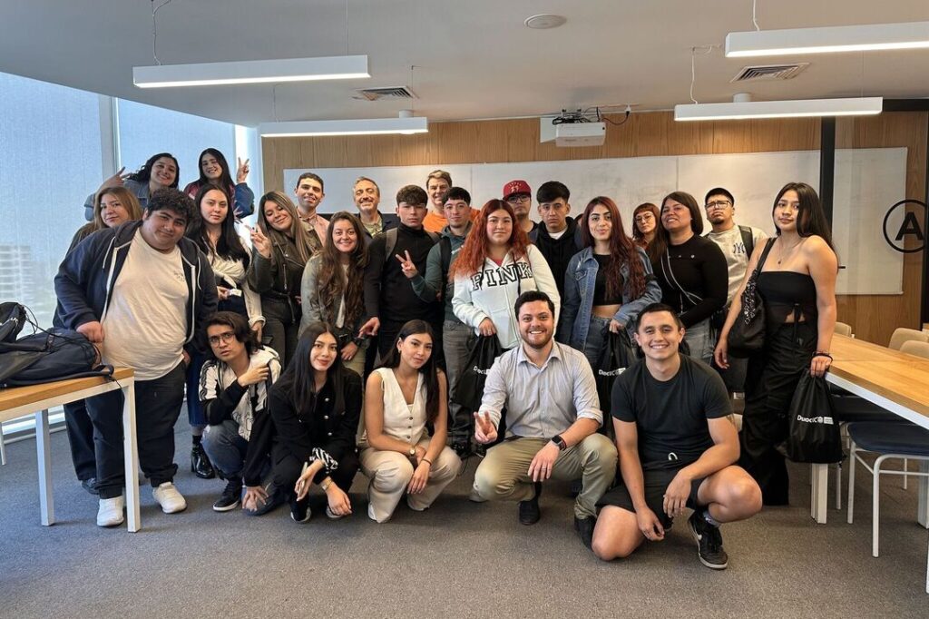 Estudiantes de Duoc UC en Agencia Cebra