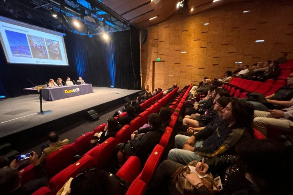 Público de la presentación del evento
