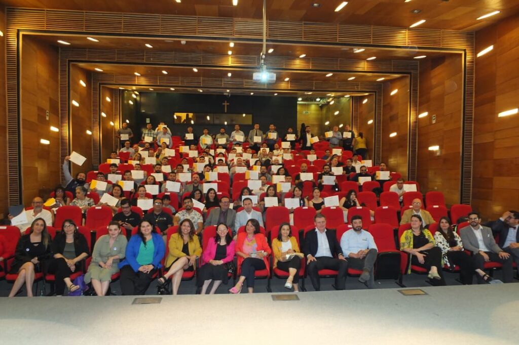 Asistentes a la graduación de los cursos