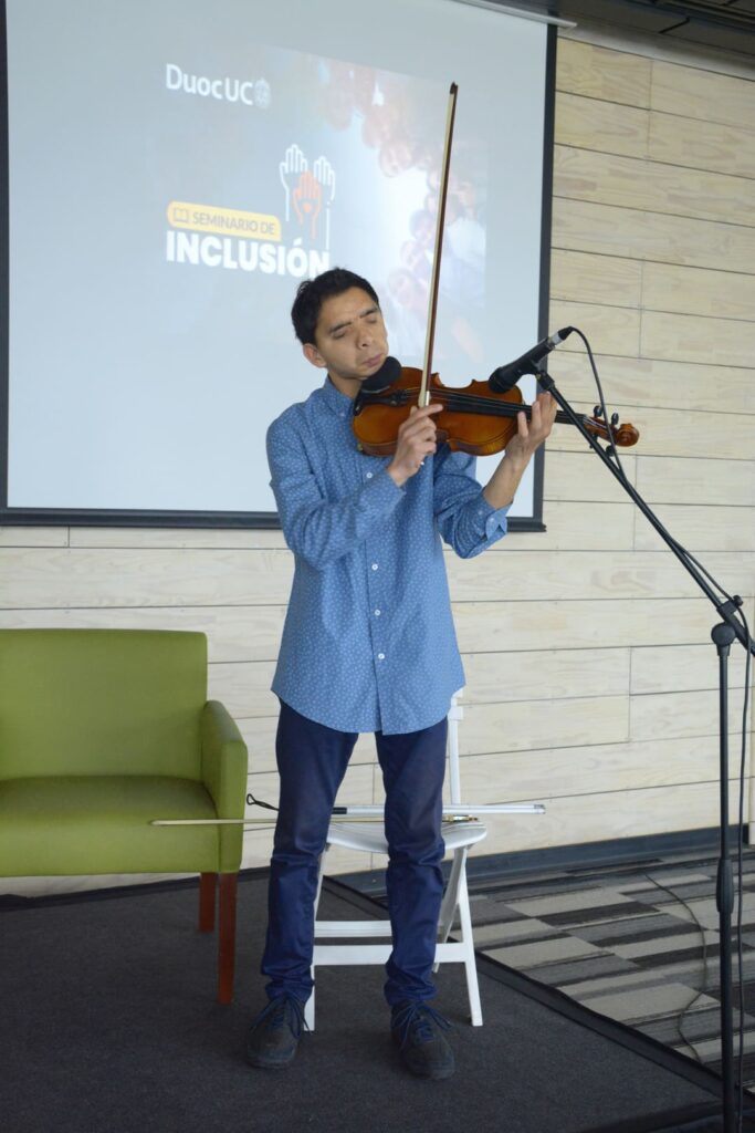 Renato Villagra, violinista Seminario de Inclusión