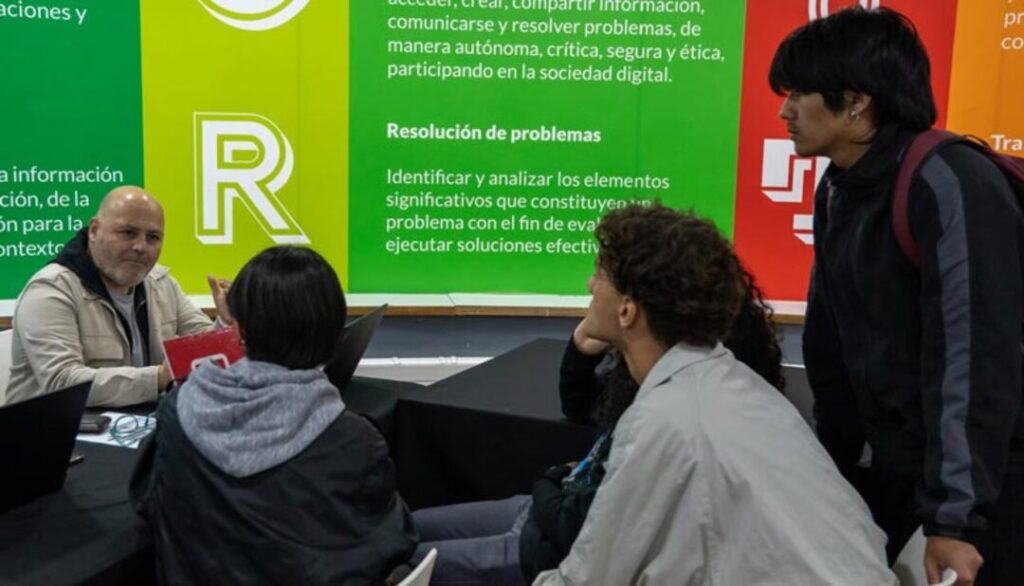 Alumnos participando en la Semana de la Asesoría Académica Duoc UC