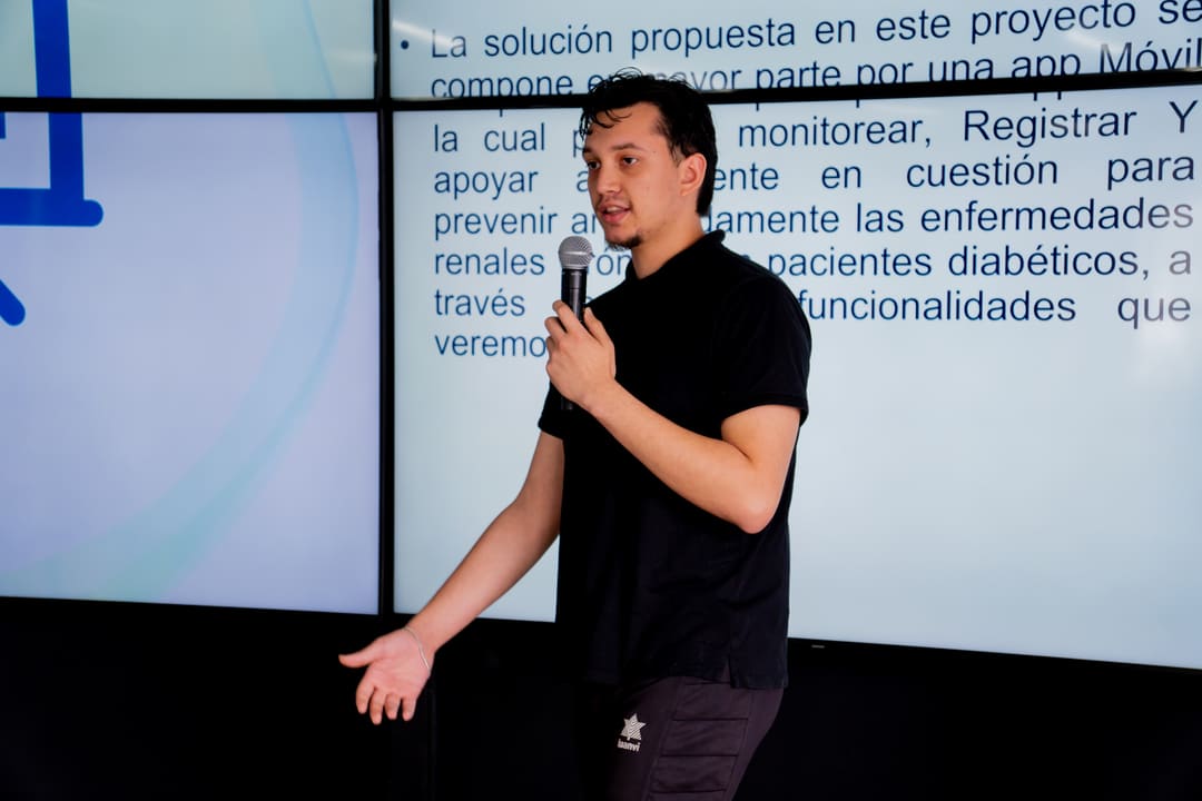 Exponente de proyecto con TEC de Monterrey 