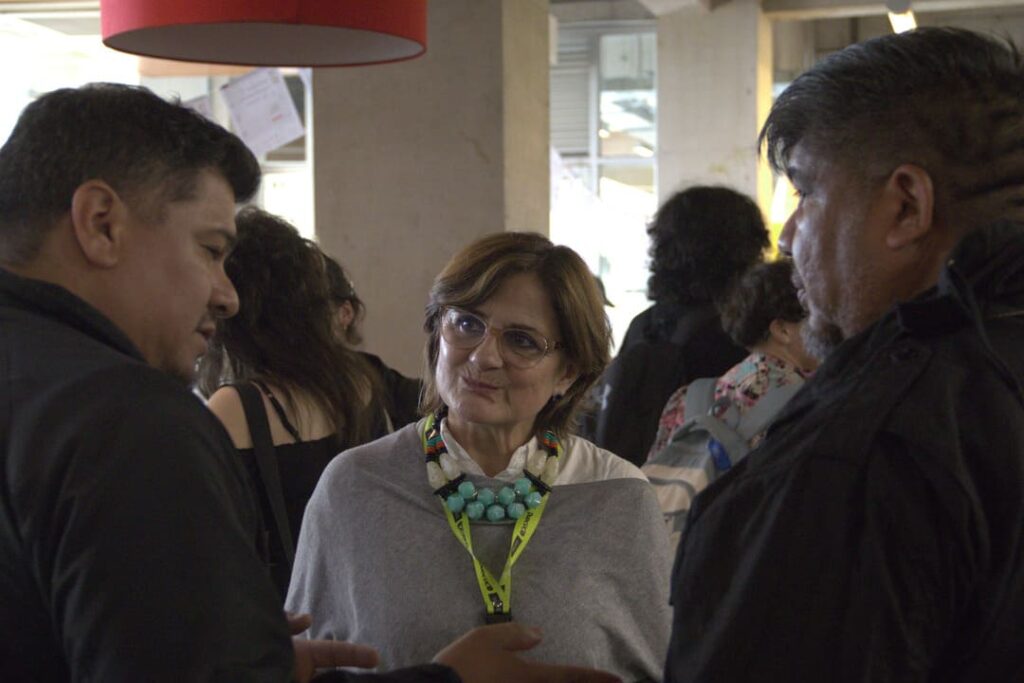 Participantes de encuentro editorial A la Vista