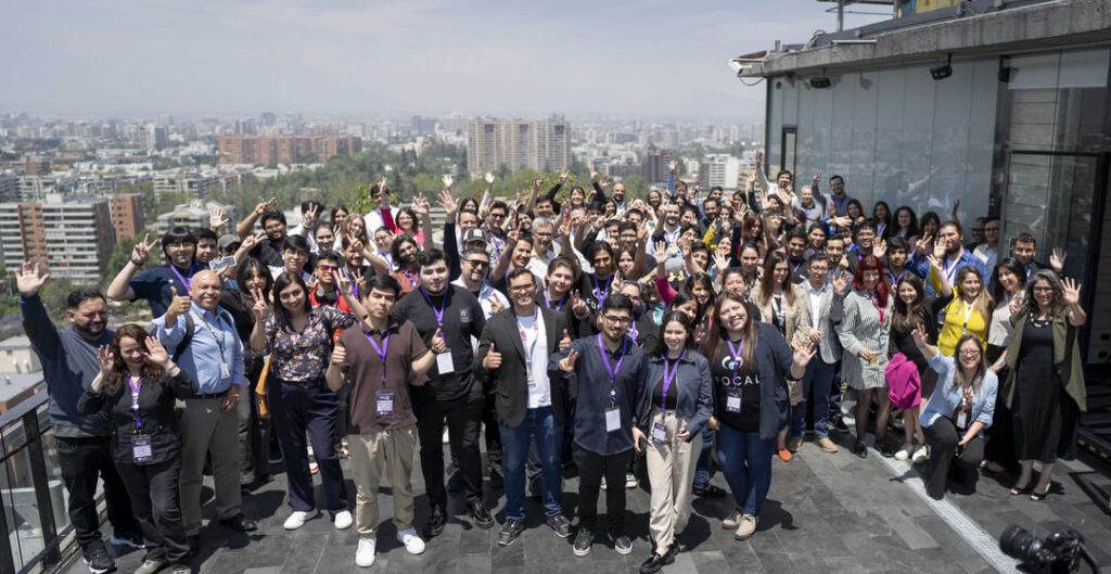Vista aérea de los participantes del Ganadores del Torneo All In Chile 2024
