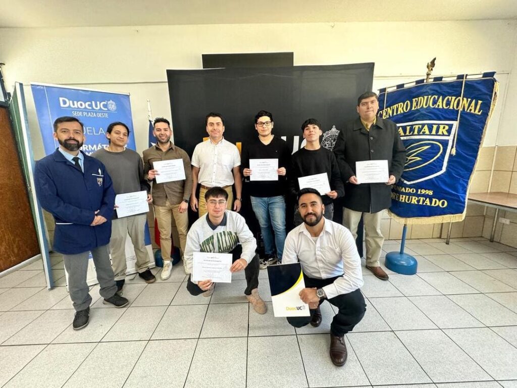 Estudiantes con diploma de reconocimiento