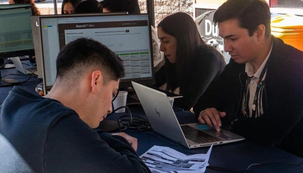 Participantes de la Semana de la Asesoría Académica Duoc UC San Carlos