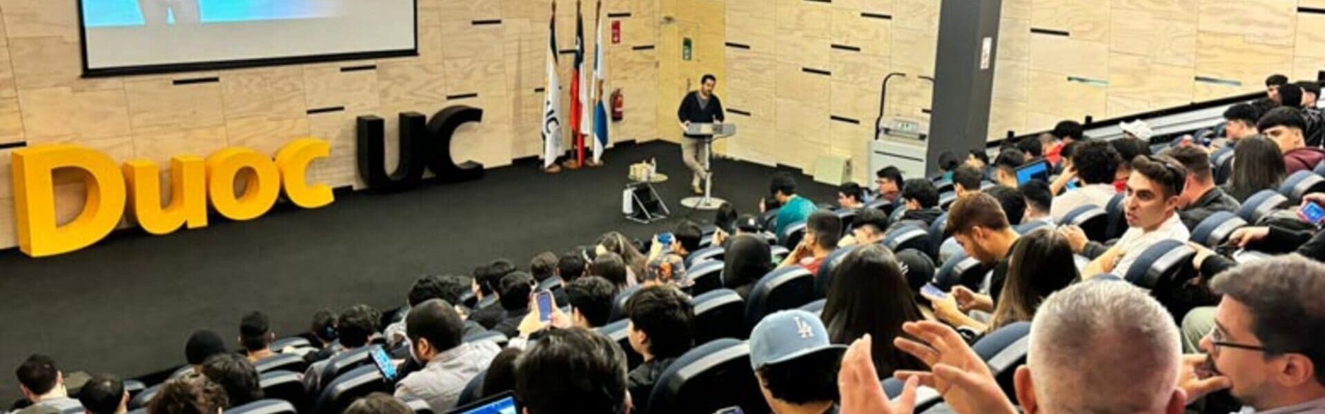 Charla sobre progresión académica en Duoc UC Plaza Norte