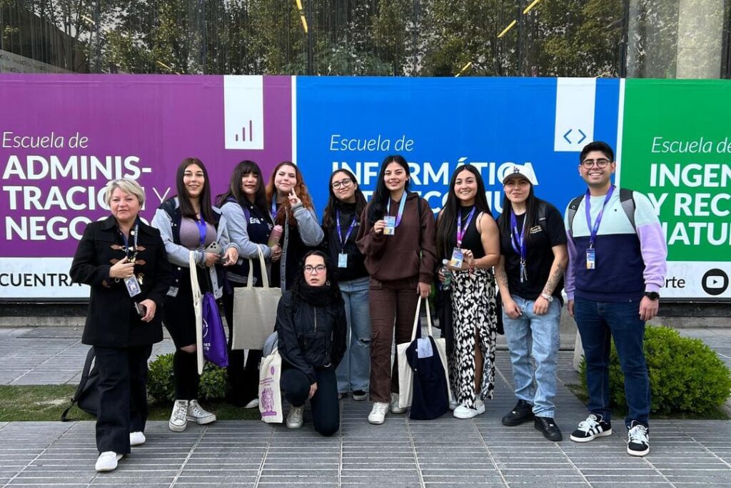 Estudiantes escuela de Informática y Telecomunicaciones