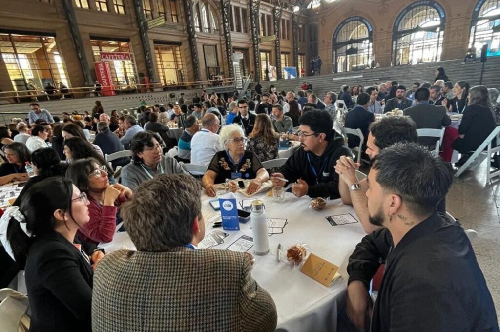 Encuentro x Chile en Estación Mapocho
