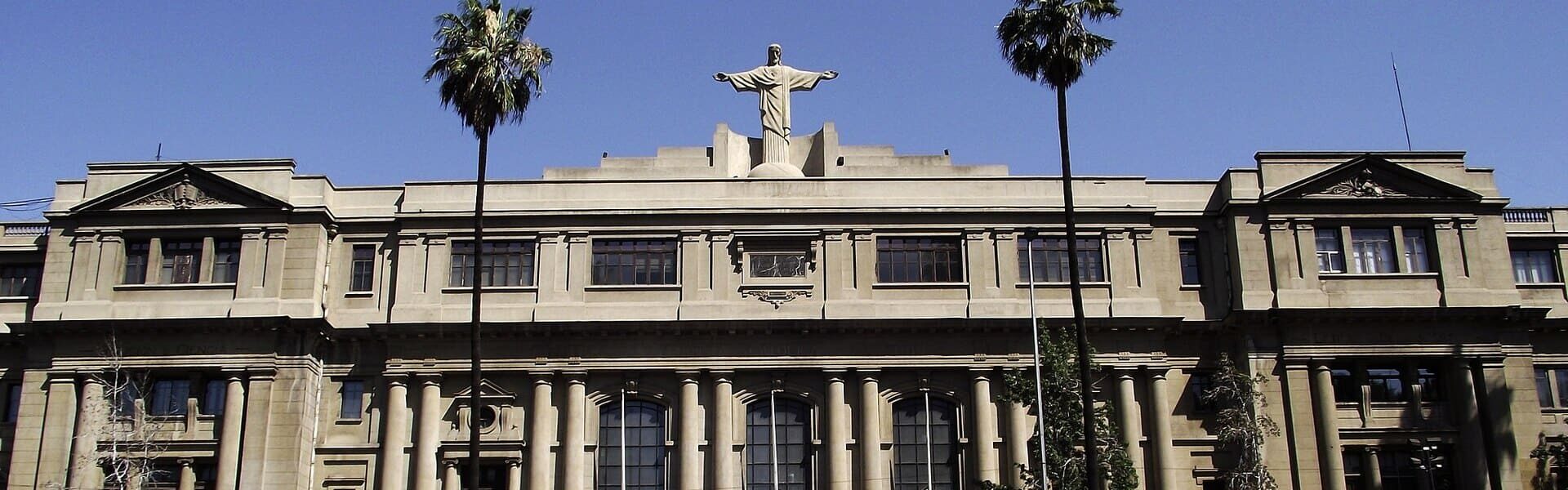 Frontis Universidad Católica de Chile