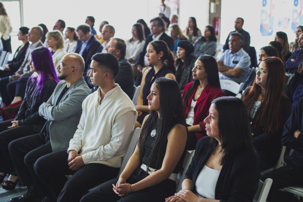 Duoc UC y Banco Santander celebran 10 años impulsando el talento a través de las becas de movilidad internacional